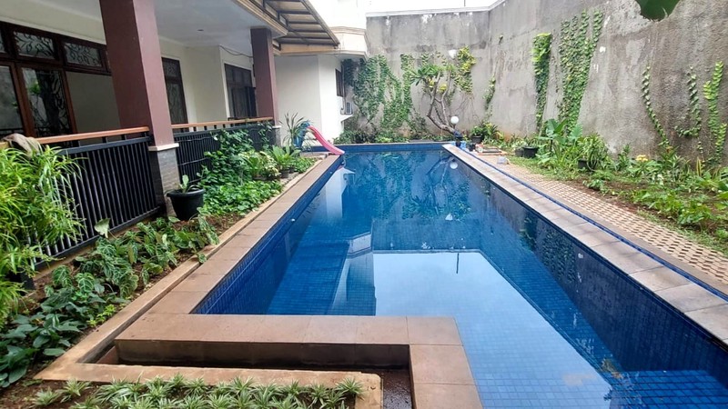 Rumah Luas Cocok untuk Kantor atau Tempat Usaha di Cipete Utara, Dharmawangsa, Kebayoran Baru