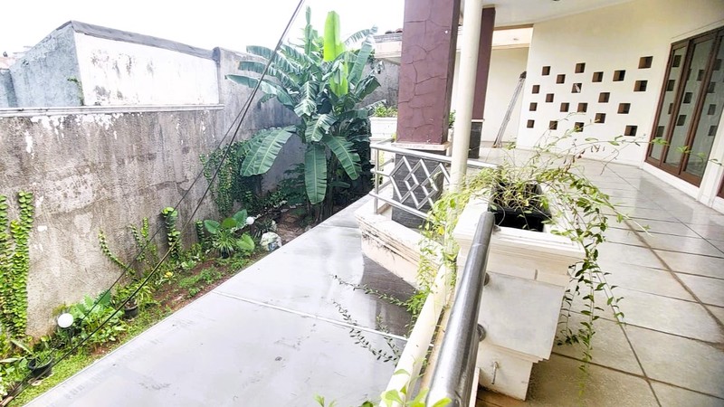 Rumah Luas Cocok untuk Kantor atau Tempat Usaha di Cipete Utara, Dharmawangsa, Kebayoran Baru