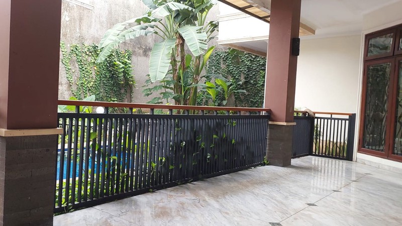 Rumah Luas Cocok untuk Kantor atau Tempat Usaha di Cipete Utara, Dharmawangsa, Kebayoran Baru