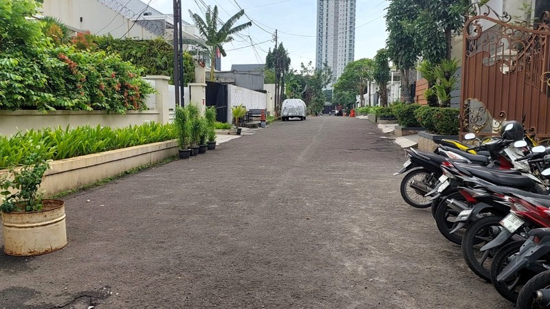 Rumah Luas Cocok untuk Kantor atau Tempat Usaha di Cipete Utara, Dharmawangsa, Kebayoran Baru