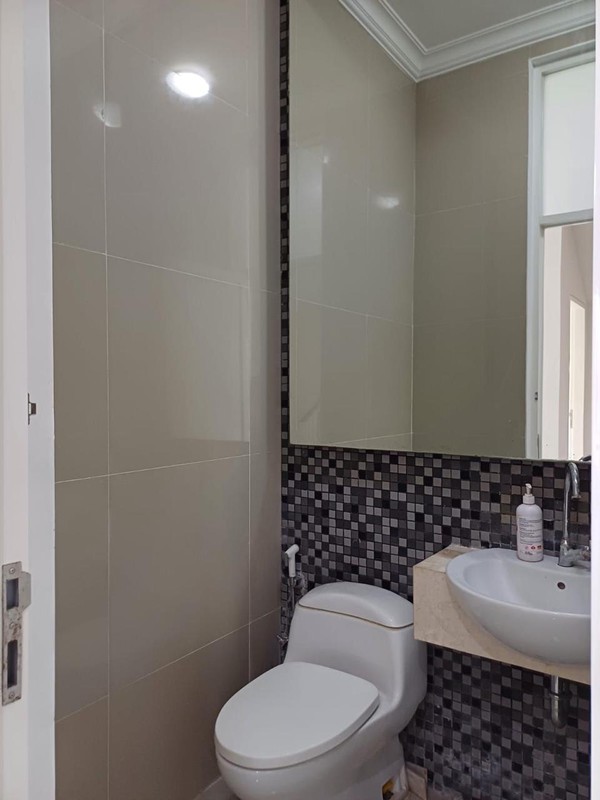 JUAL SEWA RUMAH PAKUWON INDAH SURABAYA