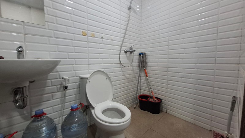 Rumah Baru Direnovasi di Jalan Besar di Condet Disewa/ Dijual Cepat