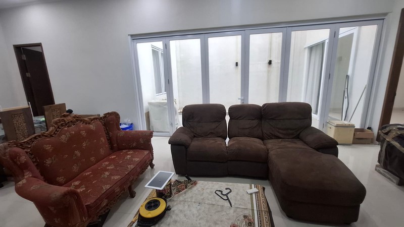 Rumah Baru Direnovasi di Jalan Besar di Condet Disewa/ Dijual Cepat