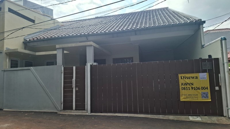 Rumah Baru Direnovasi di Jalan Besar di Condet Disewa/ Dijual Cepat