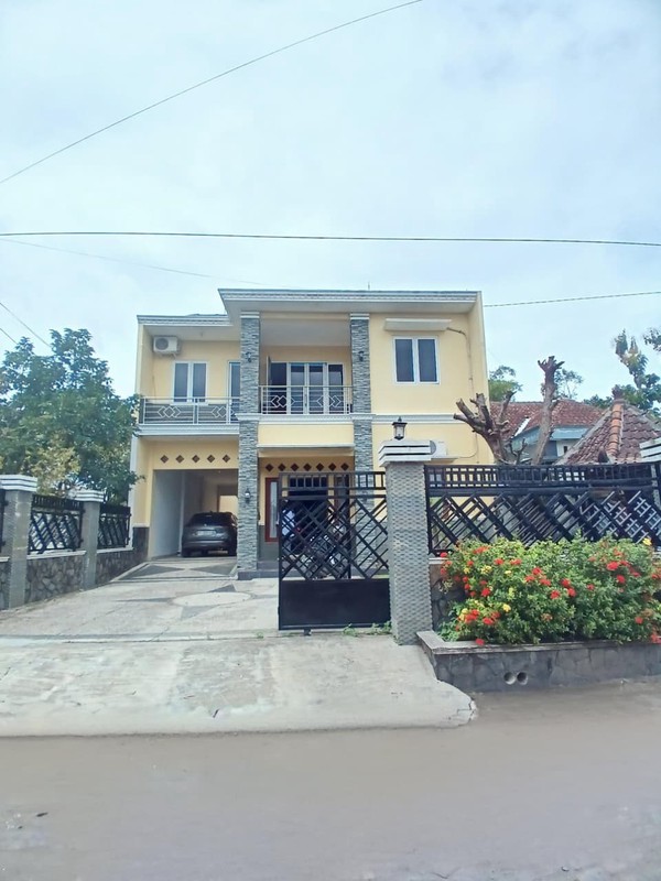 Disewakan Rumah Mewah 2 Lantai Full Furnished di Cepokojajar, Piyungan, Bantul Lingkungan Asri & Nyaman