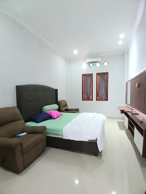 Disewakan Rumah Mewah 2 Lantai Full Furnished di Cepokojajar, Piyungan, Bantul Lingkungan Asri & Nyaman