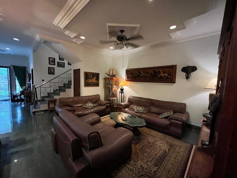 Dijual Rumah Siap Huni di Villa Taman Gapura Citraland Depan Dekat Gwalk