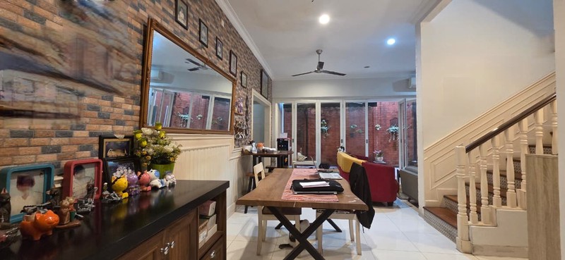 Rumah Cantik siap huni di Bintaro sektor 9