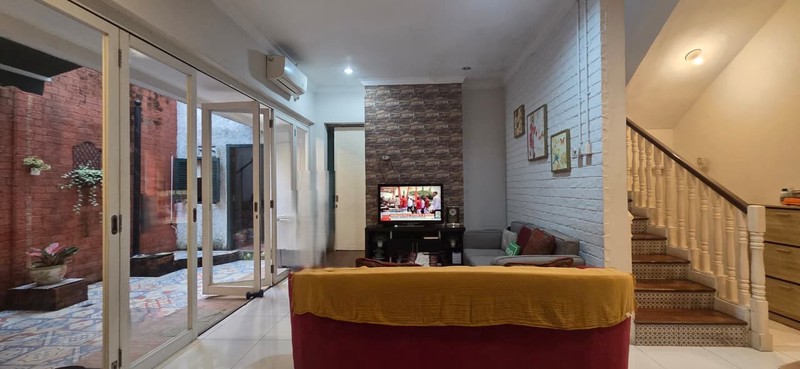 Rumah Cantik siap huni di Bintaro sektor 9