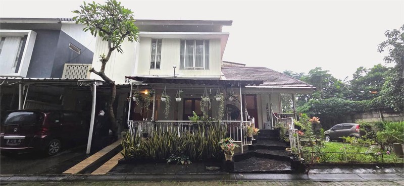 Rumah Cantik siap huni di Bintaro sektor 9