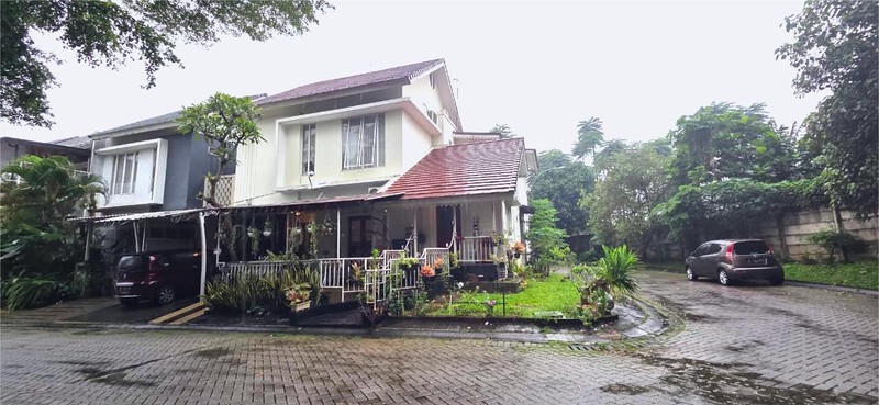 Rumah Cantik siap huni di Bintaro sektor 9