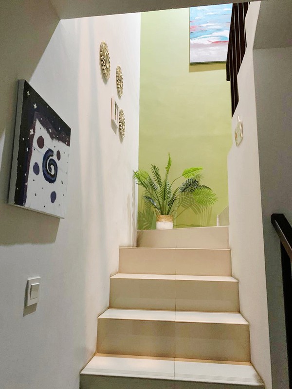 Rumah Best Value, Minimalis di Cluster Cosmo Estate Lippo Cikarang full furnished dengan solar panel hemat listrik