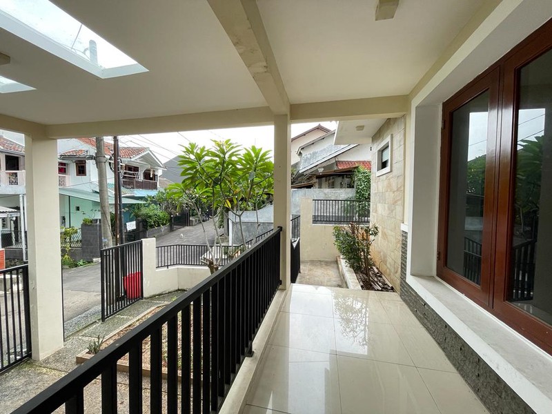 Cinere mega cinere luas 162 rumah 1 lantai komplek dekat pintu tol brigif