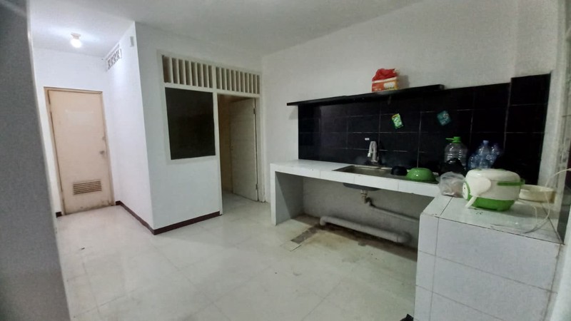 Rumah Disewakan 5 KT di Tebet Jaksel - Akses Jalan 2 Mobil