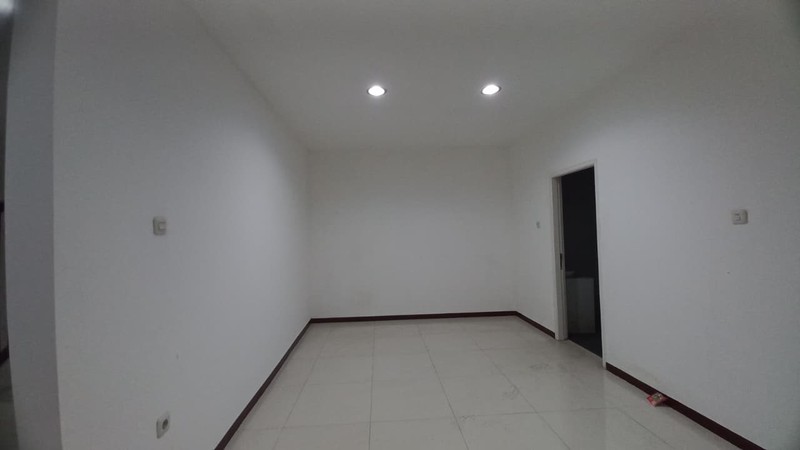 Rumah Disewakan 5 KT di Tebet Jaksel - Akses Jalan 2 Mobil