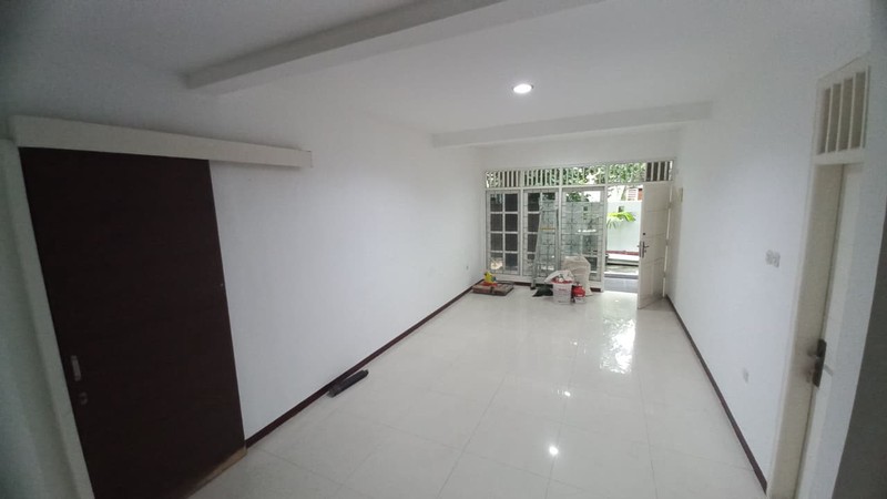 Rumah Disewakan 5 KT di Tebet Jaksel - Akses Jalan 2 Mobil