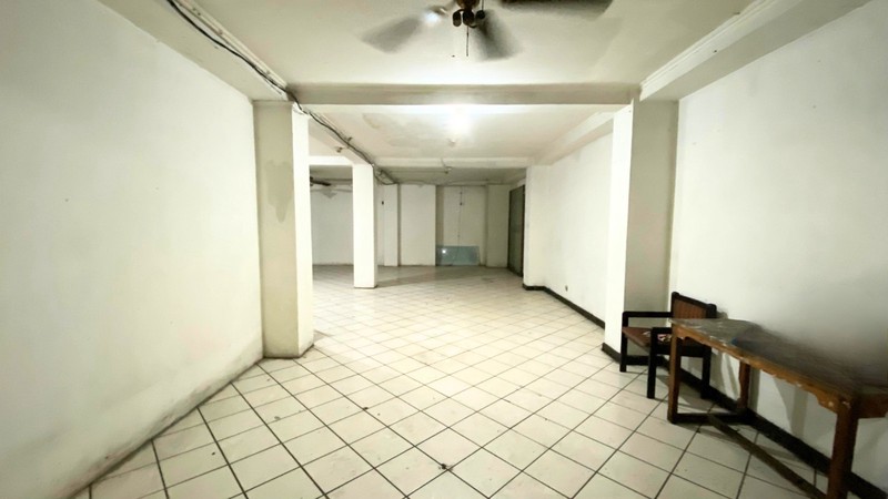 Ruko 2,5 Lantai Lokasi dekat MT. Haryono Residence di Otista Raya Jatinegara Jaktim