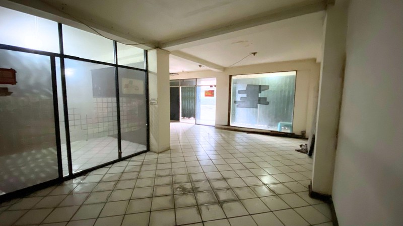Ruko 2,5 Lantai Lokasi dekat MT. Haryono Residence di Otista Raya Jatinegara Jaktim