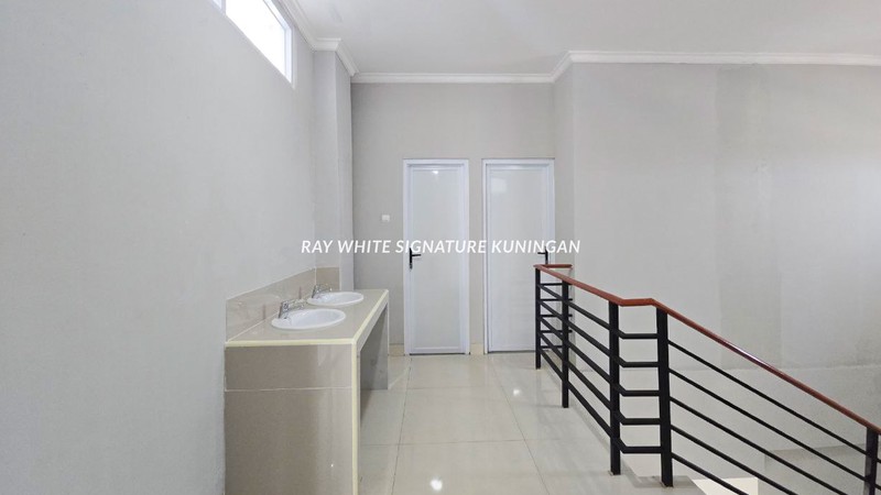 Gedung Brand New 4 Lantai di Kawasan Citeureup, Bogor