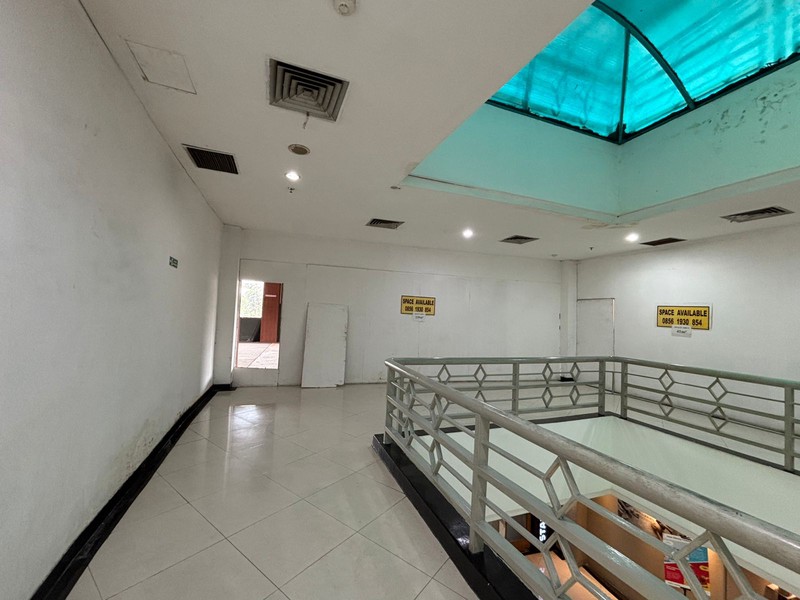 Komersial Space dengan fasilitas lengkap cocok untuk Usaha atau Kantor di Rest Area Cibubur KM 10A