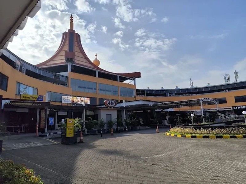 Komersial Space dengan fasilitas lengkap cocok untuk Usaha atau Kantor di Rest Area Cibubur KM 10A