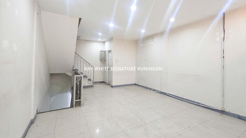 Ruko 4,5 Lantai Lokasi Prime di Jalan Utama Mampang Prapatan