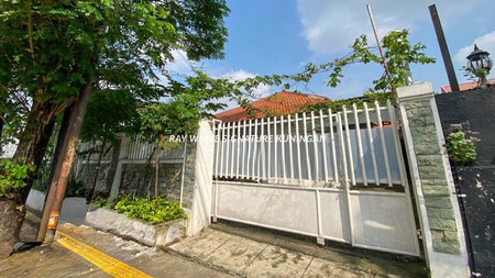 Rumah Strategis di Jl. Tebet Barat Raya Cocok untuk Kantor atau Tempat Usaha