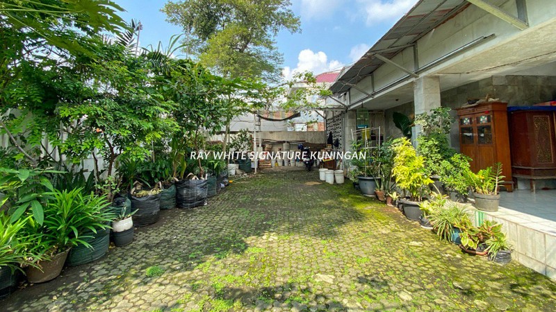 Rumah Strategis di Jl. Tebet Barat Raya Cocok untuk Kantor atau Tempat Usaha