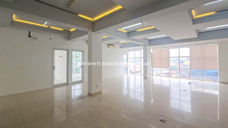 Gedung 4 Lantai Siap Pakai di Jalan Utama Area Bintaro - Cocok untuk Kantor & Usaha!