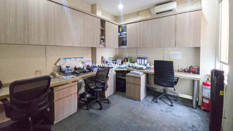 Gedung Kantor Premium 3 Lantai Siap Pakai di Kawasan BSD City 