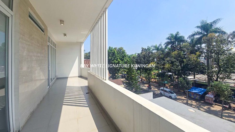 Gedung Kantor Premium 3 Lantai Siap Pakai di Kawasan BSD City 