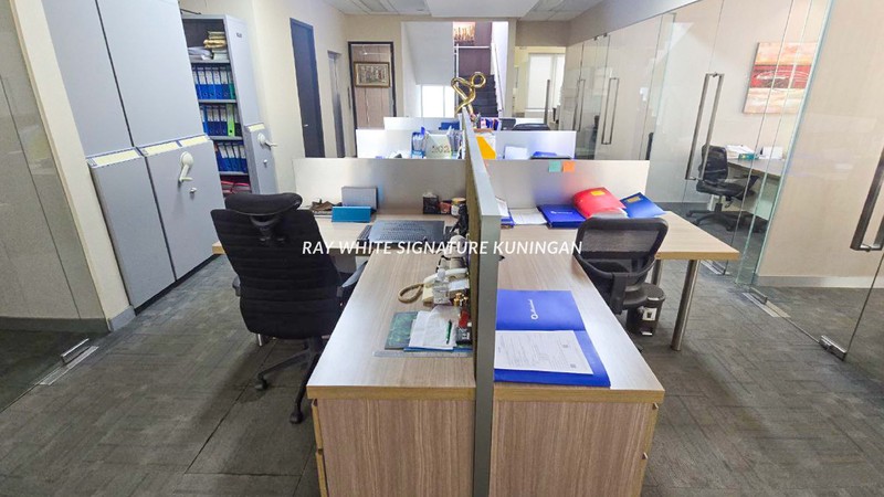 Gedung Kantor Premium 3 Lantai Siap Pakai di Kawasan BSD City 
