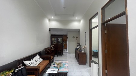 Rumah Keluarga Lokasi Strategis di Sanggar Hurip