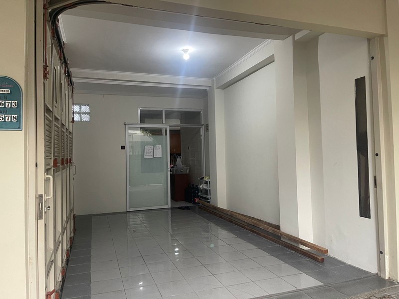 Rumah Keluarga Lokasi Strategis di Sanggar Hurip