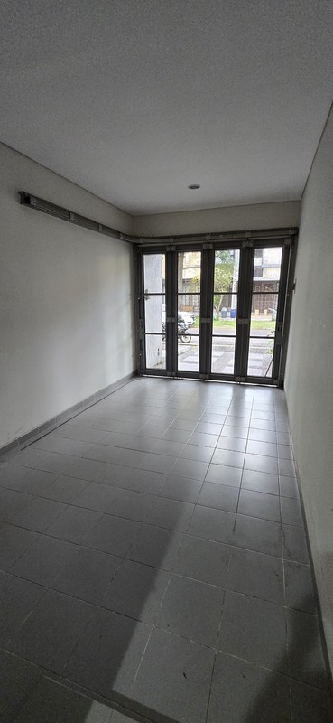 Jarang Ada !! Di Eminent Precia  Jalan Utama - Sewa Tahunan