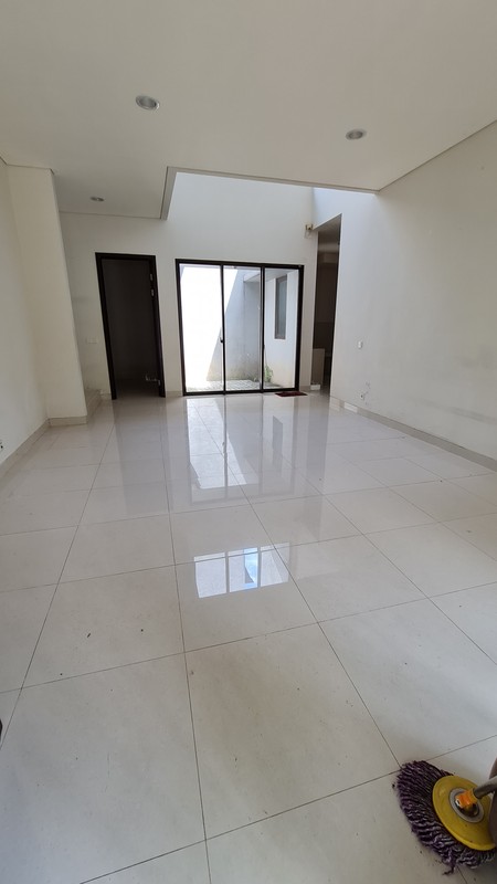 Jarang Ada !! Di Eminent Precia  Jalan Utama - Sewa Tahunan