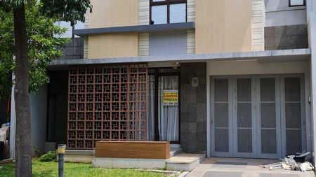 Jarang Ada !! Di Eminent Precia  Jalan Utama - Sewa Tahunan