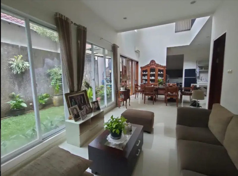 Rumah Hitung Tanah Area Cipete