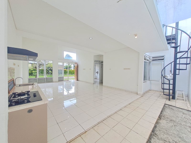 Rumah di CitraGran Cibubur dekat Tol, Raffles Hills, Kota Wisata