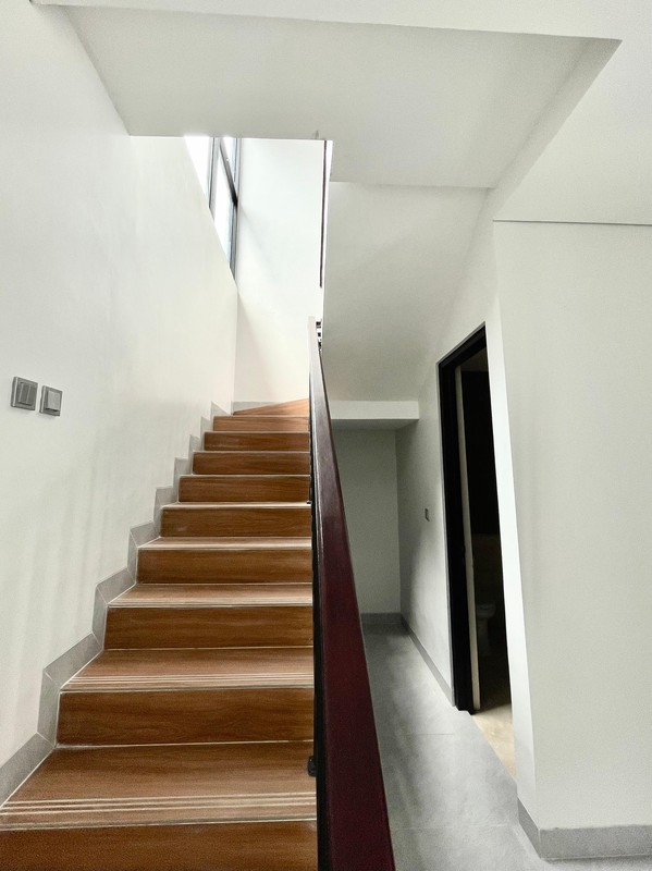 Turun harga Rumah Renovasi 2 Lantai Griya Loka BSD city