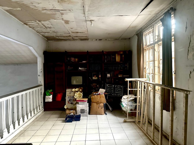 Dijual Cepat Rumah Hoek LT 540 m2, Dekat Tol & MRT Lebak Bulus