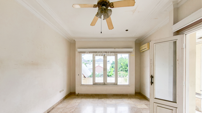 Rumah Besar LT 600m2 Kawasan Premium Lebak Bulus - Potensi Komersial Tinggi