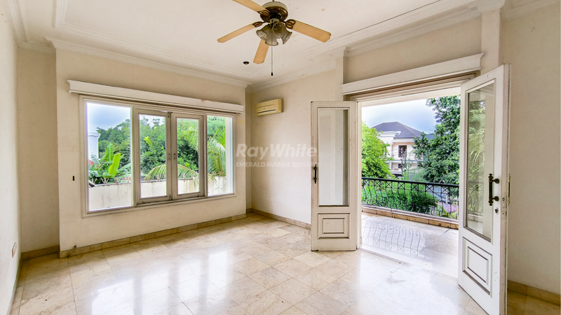 Rumah Besar LT 600m2 Kawasan Premium Lebak Bulus - Potensi Komersial Tinggi