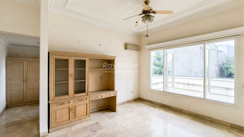 Rumah Besar LT 600m2 Kawasan Premium Lebak Bulus - Potensi Komersial Tinggi