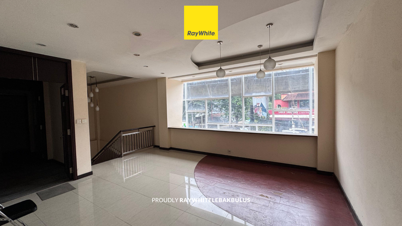 Disewakan Murah Bangunan Komersial cocok untuk Resto/Cafe di Jalan Wolter Monginsidi, Kebayoran Baru