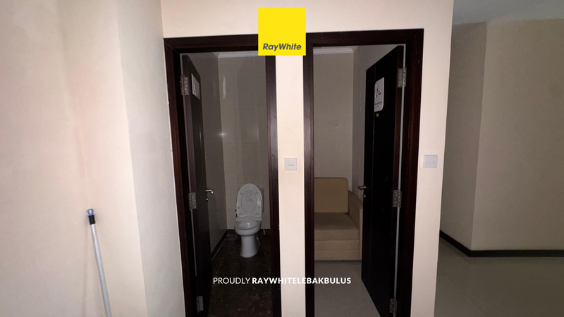 Disewakan Murah Bangunan Komersial cocok untuk Resto/Cafe di Jalan Wolter Monginsidi, Kebayoran Baru