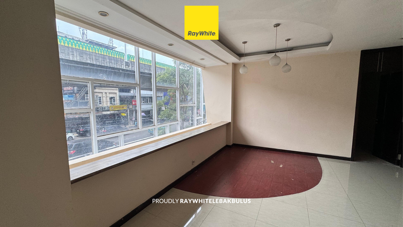 Disewakan Murah Bangunan Komersial cocok untuk Resto/Cafe di Jalan Wolter Monginsidi, Kebayoran Baru