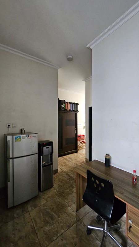 Investasi Cepat: Rumah Kos + Warteg, Pinggir Jalan Bintaro Utama