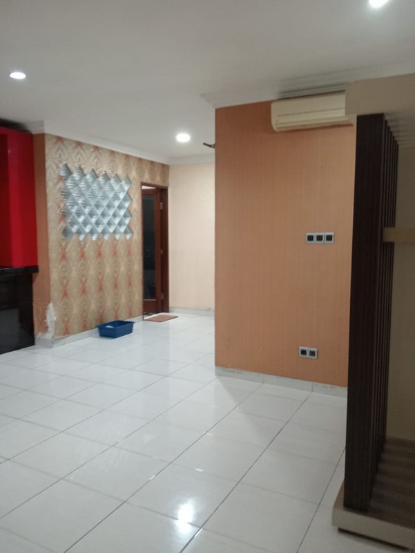 RUMAH CANTIK 2 LANTAI DI LEGENDA WISATA CIBUBUR