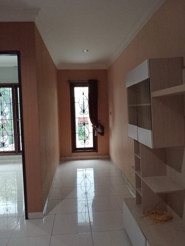 RUMAH CANTIK 2 LANTAI DI LEGENDA WISATA CIBUBUR